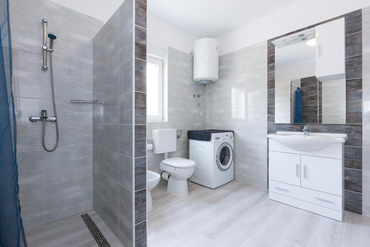 Apartment Dajana Пинезичи Экстерьер фото
